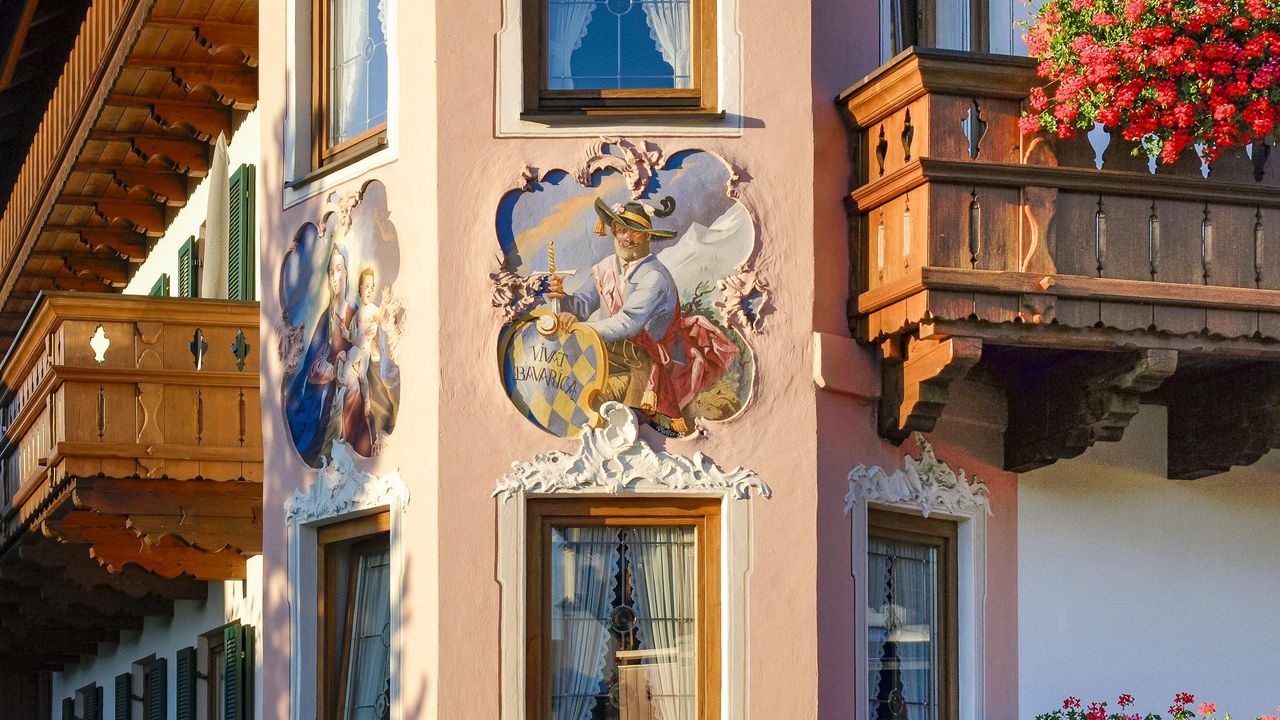 Ferienglück Haus - Sommer Lüftlmalerei am Erker-Fe Ferienglück Haus - Sommer Lüftlmalerei am Erker-Fe
